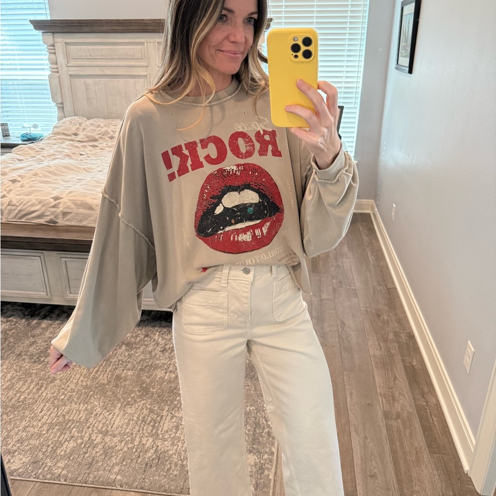 Gray Rock Graphic Sweatshirt
